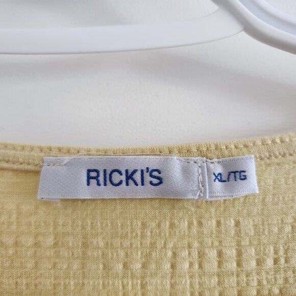 Ricki's Yellow Summer Top - Picture 3 of 3